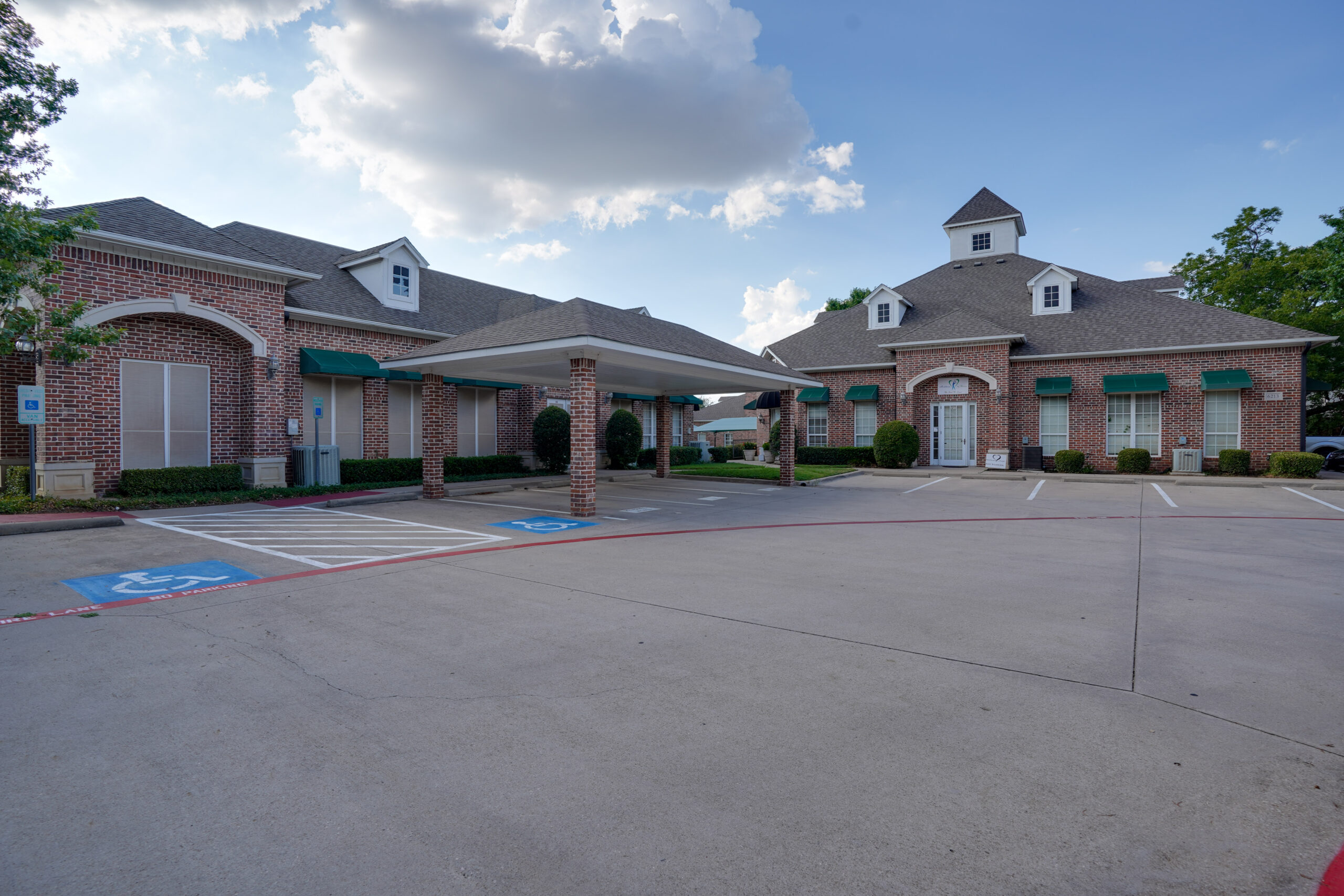 Colleyville Square Entry Image