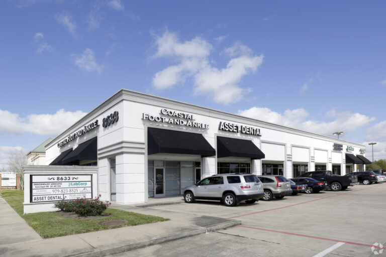 Pearland Medical Plaza Front View