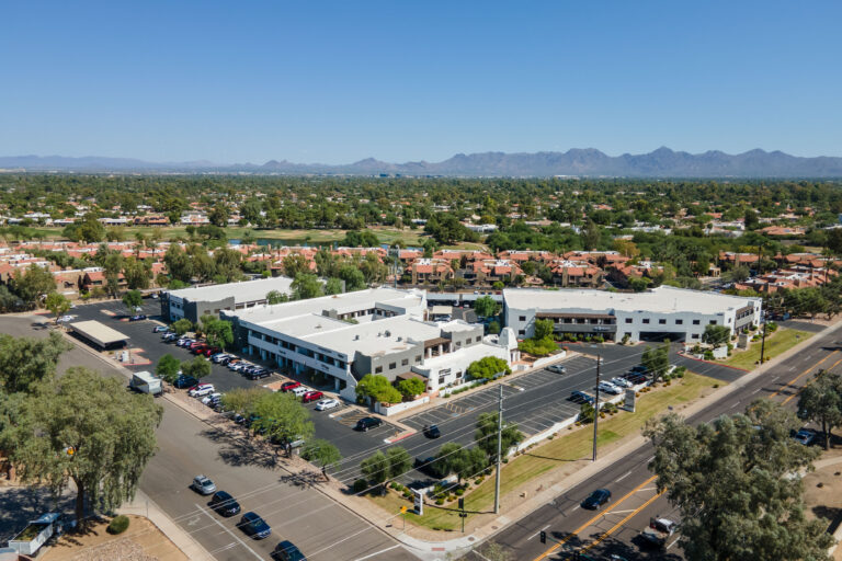 Paradise Valley Plaza - A Woodside Health Property